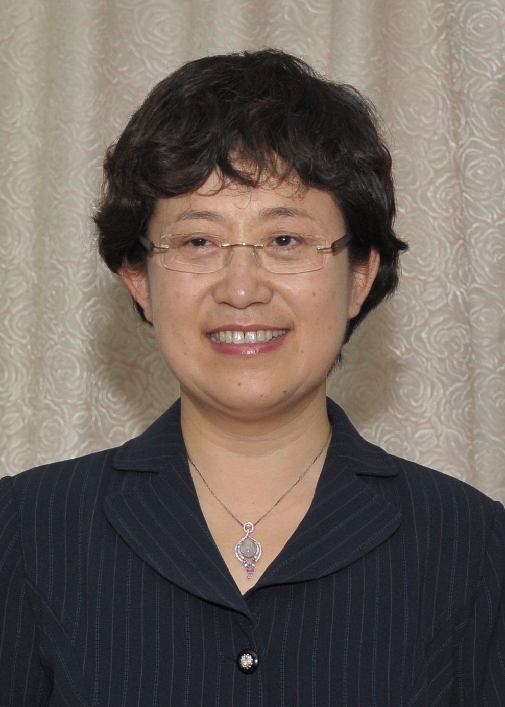 乔杰  